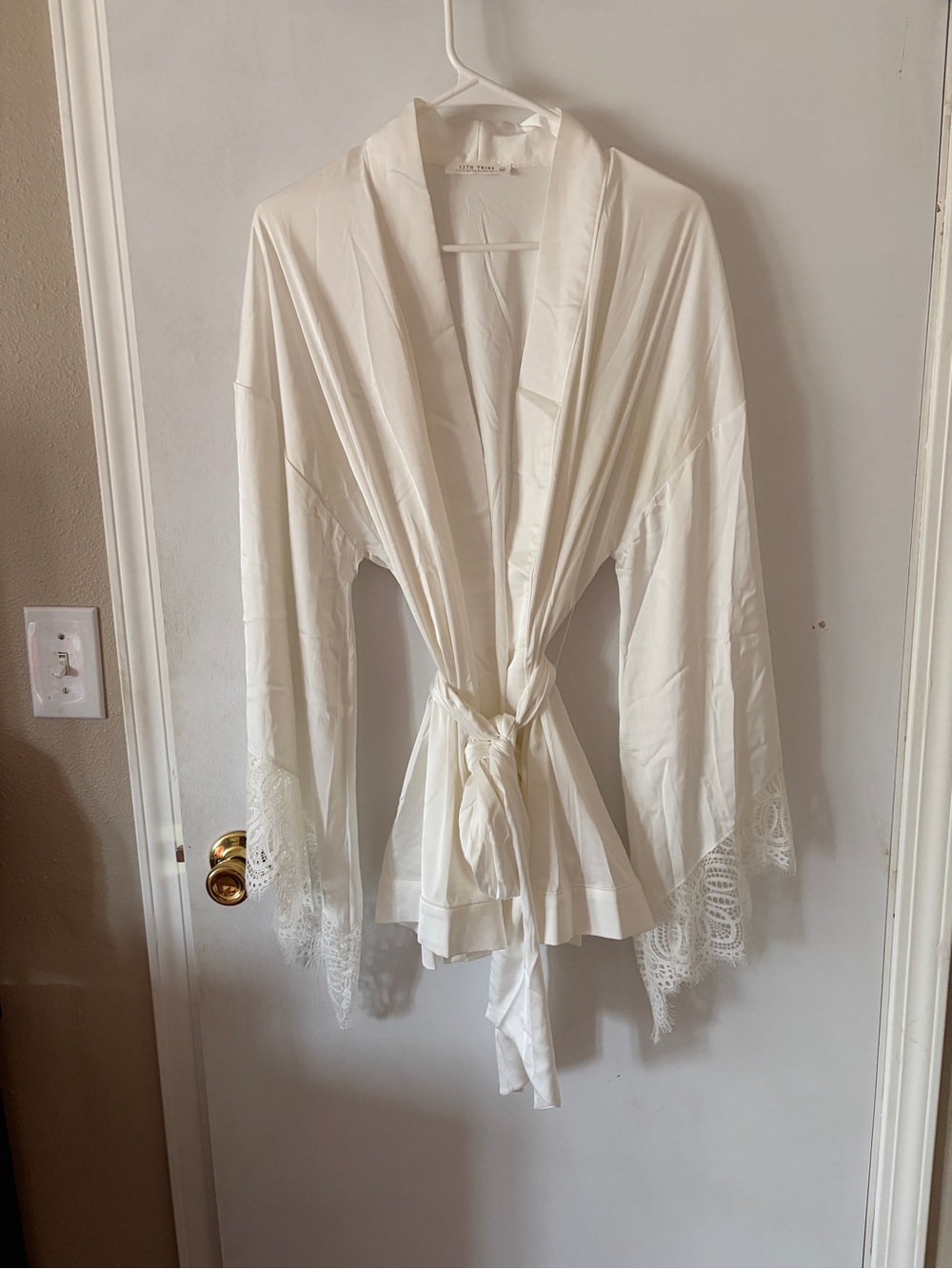 12th Tribe Ivory Lace-Trim Wrap Robe